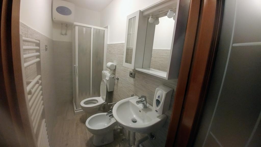 Le Camere Di Gio Альба Экстерьер фото