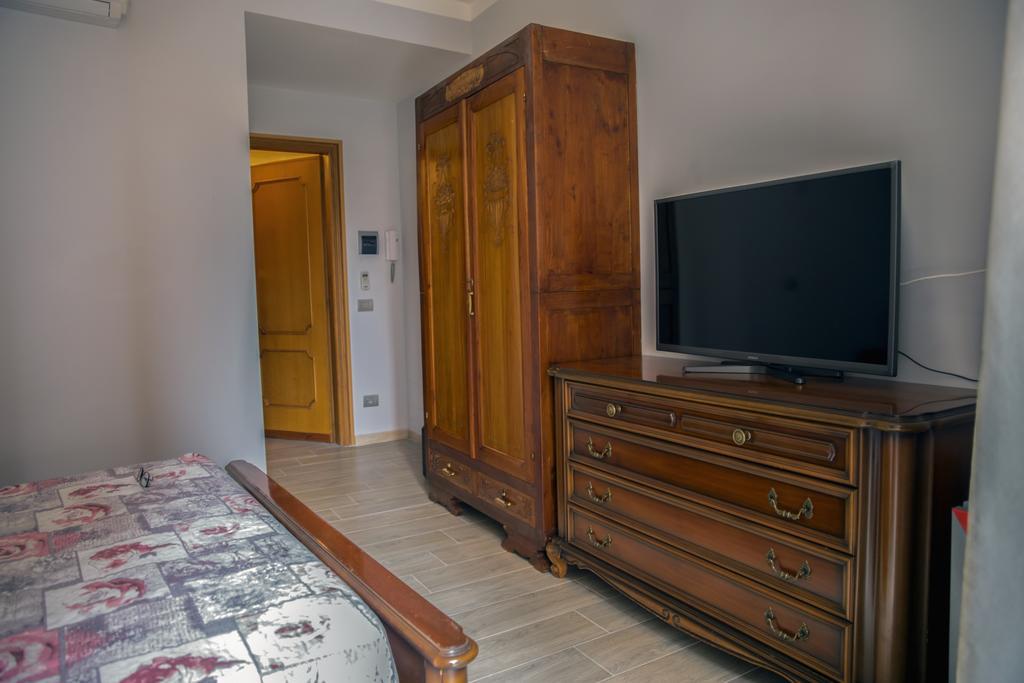 Le Camere Di Gio Альба Экстерьер фото