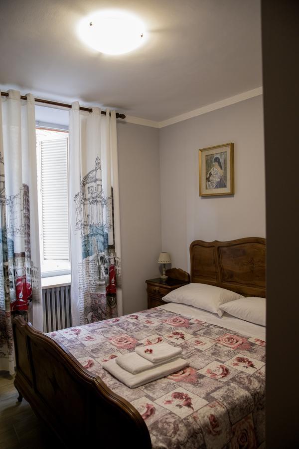 Le Camere Di Gio Альба Экстерьер фото